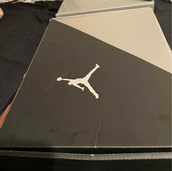 Jordan 11 - Picture 5 of 7